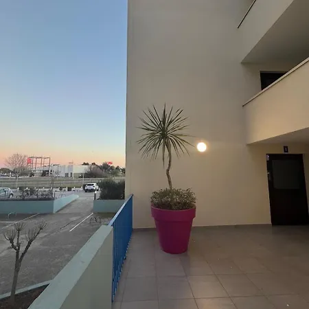6p Proche Piscine Au Grau Du Roi