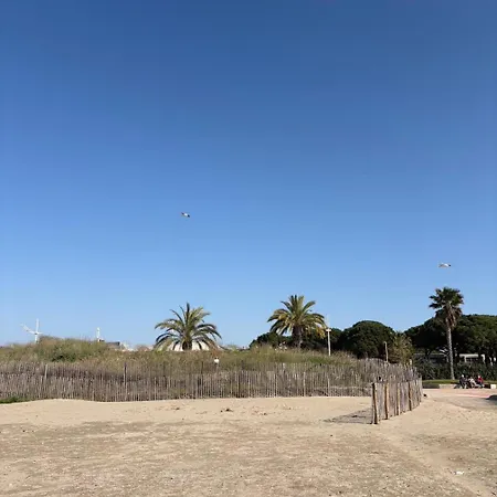 6p Proche Piscine Au Grau Du Roi